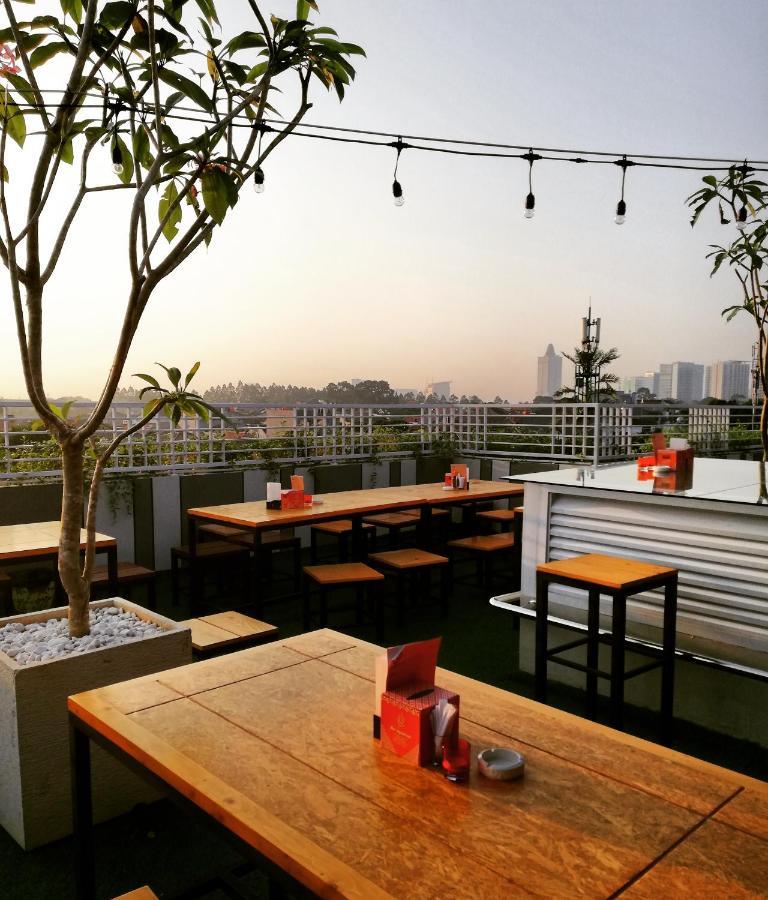 Motel The Nyaman Jakarta Exterior foto