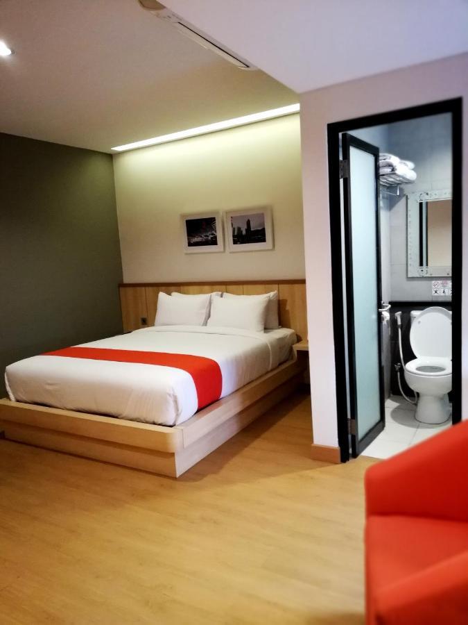 Motel The Nyaman Jakarta Exterior foto